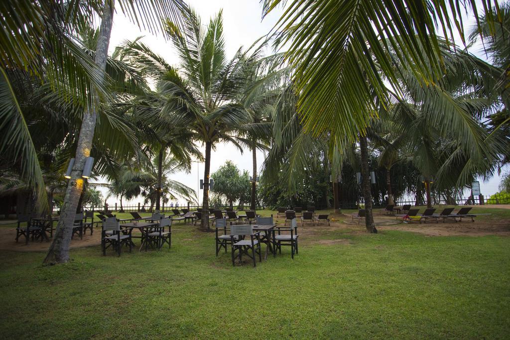 Ranna 212 Beach Resort Kahandamodara Esterno foto