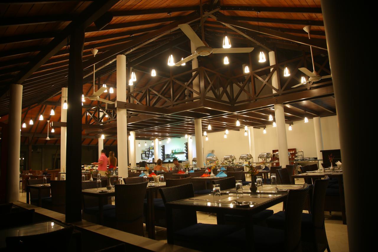 Ranna 212 Beach Resort Kahandamodara Esterno foto