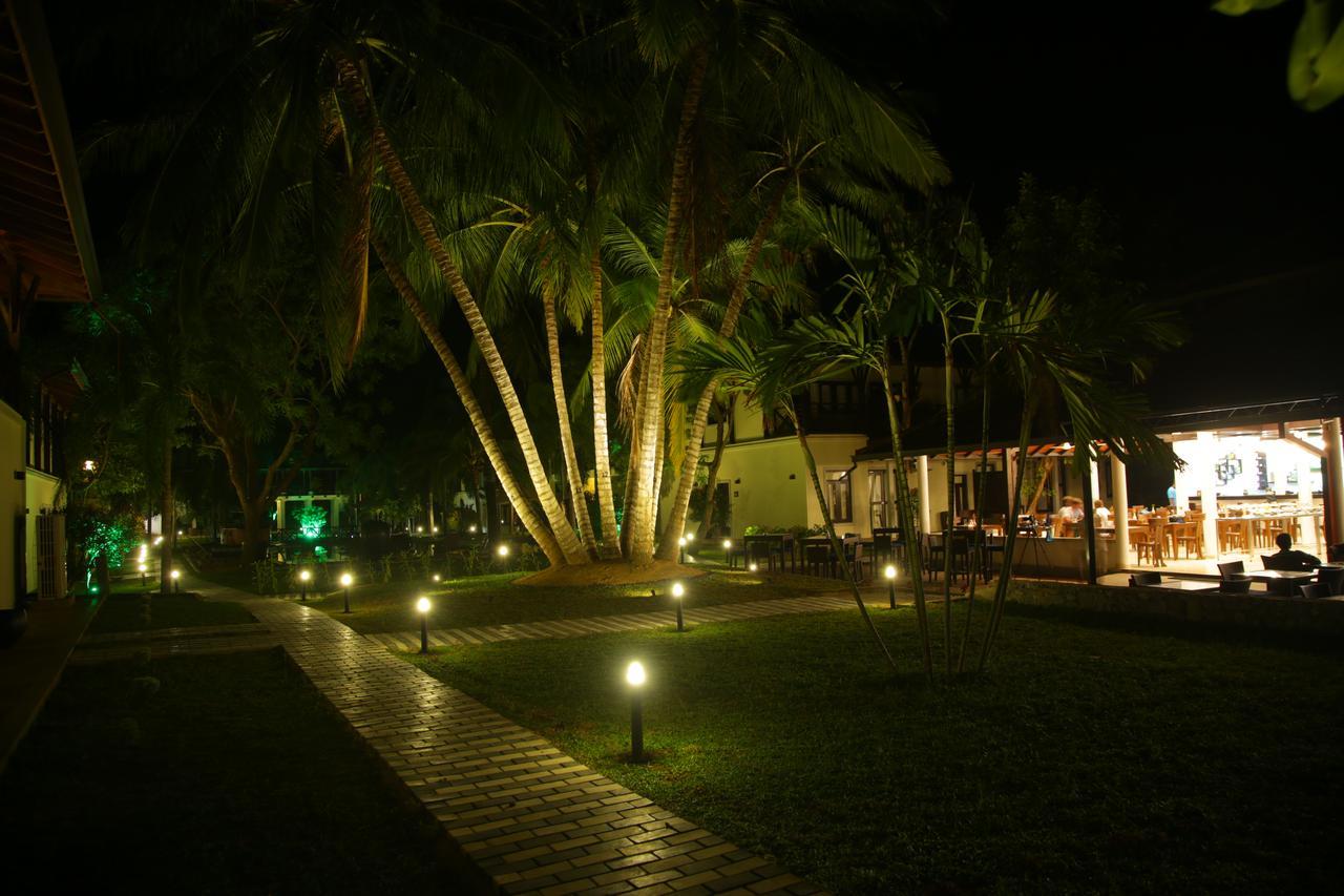 Ranna 212 Beach Resort Kahandamodara Esterno foto