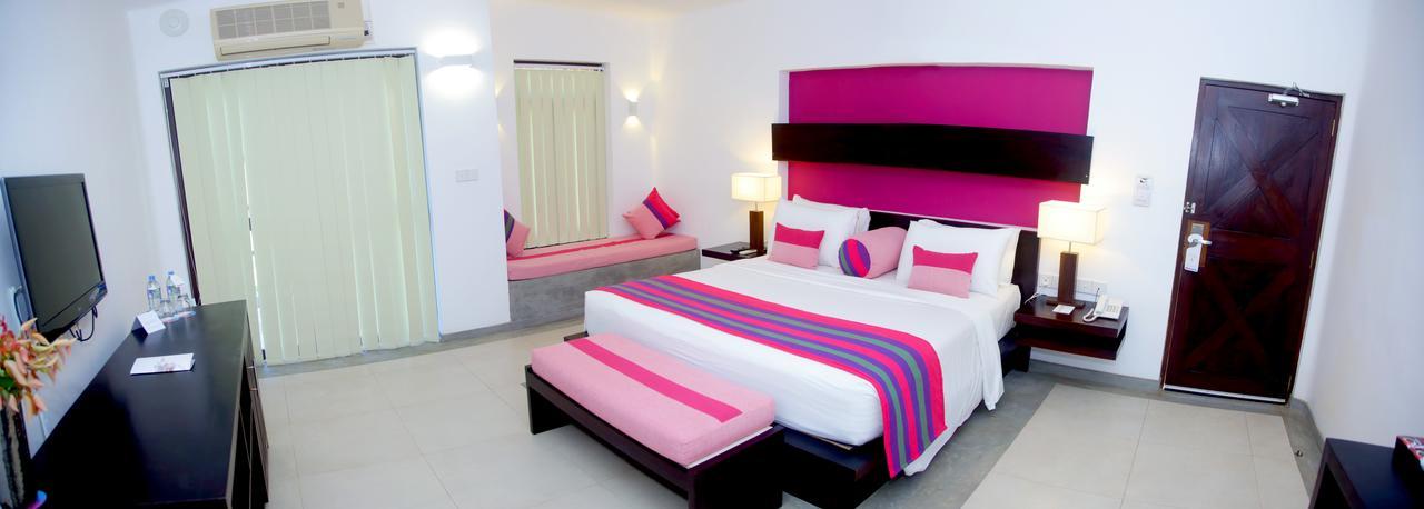 Ranna 212 Beach Resort Kahandamodara Esterno foto