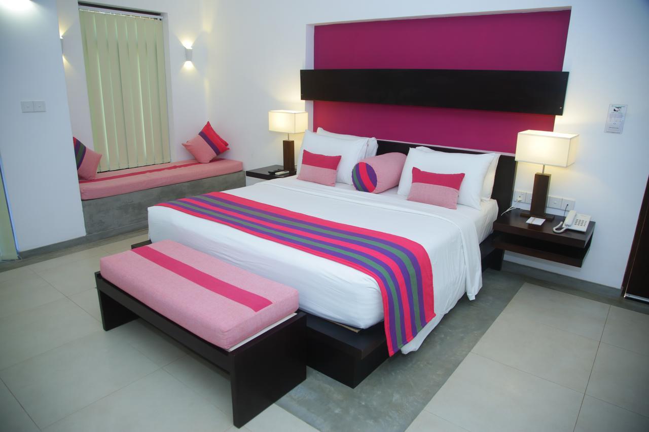 Ranna 212 Beach Resort Kahandamodara Esterno foto